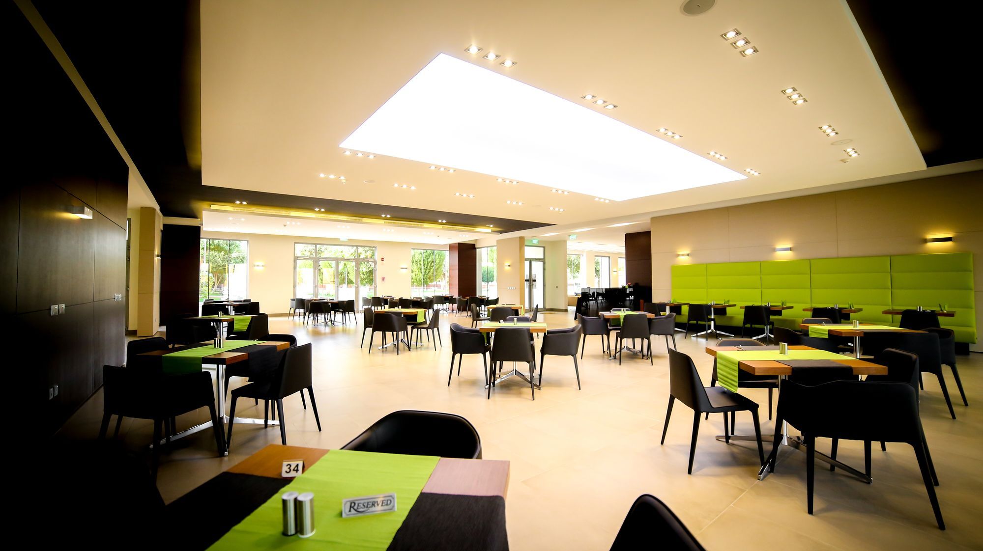 M Executive Residence & Boutique Hotel - Adults Only Ал Хубар Екстериор снимка
